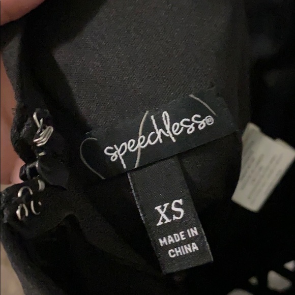 Black speechless dress - Picture 3 of 3